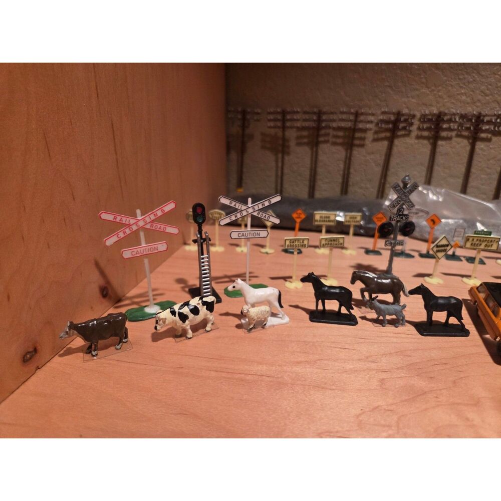 Life-Like Vintage HO Scale Railroad Scenery Landscaping Cars Animals Signs Set - Picture 3 of 12